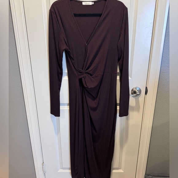 Dresses & Skirts - Elegant Brown Dress size XL